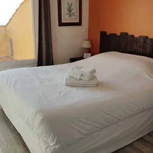 *** Hotel Les Calanques Francia
