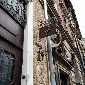 Hostel Seven, Lwów